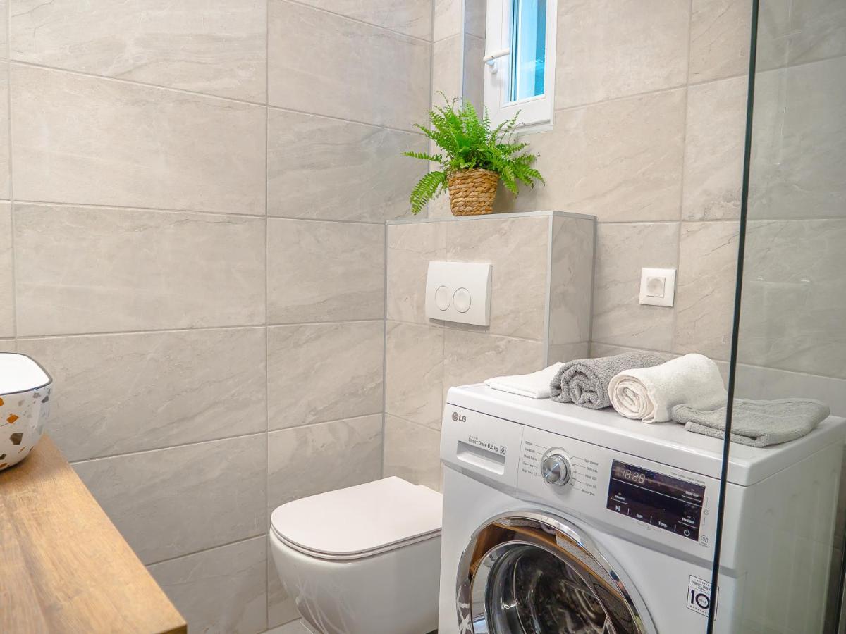 Apartmani Dora & Luka Rijeka Exteriör bild